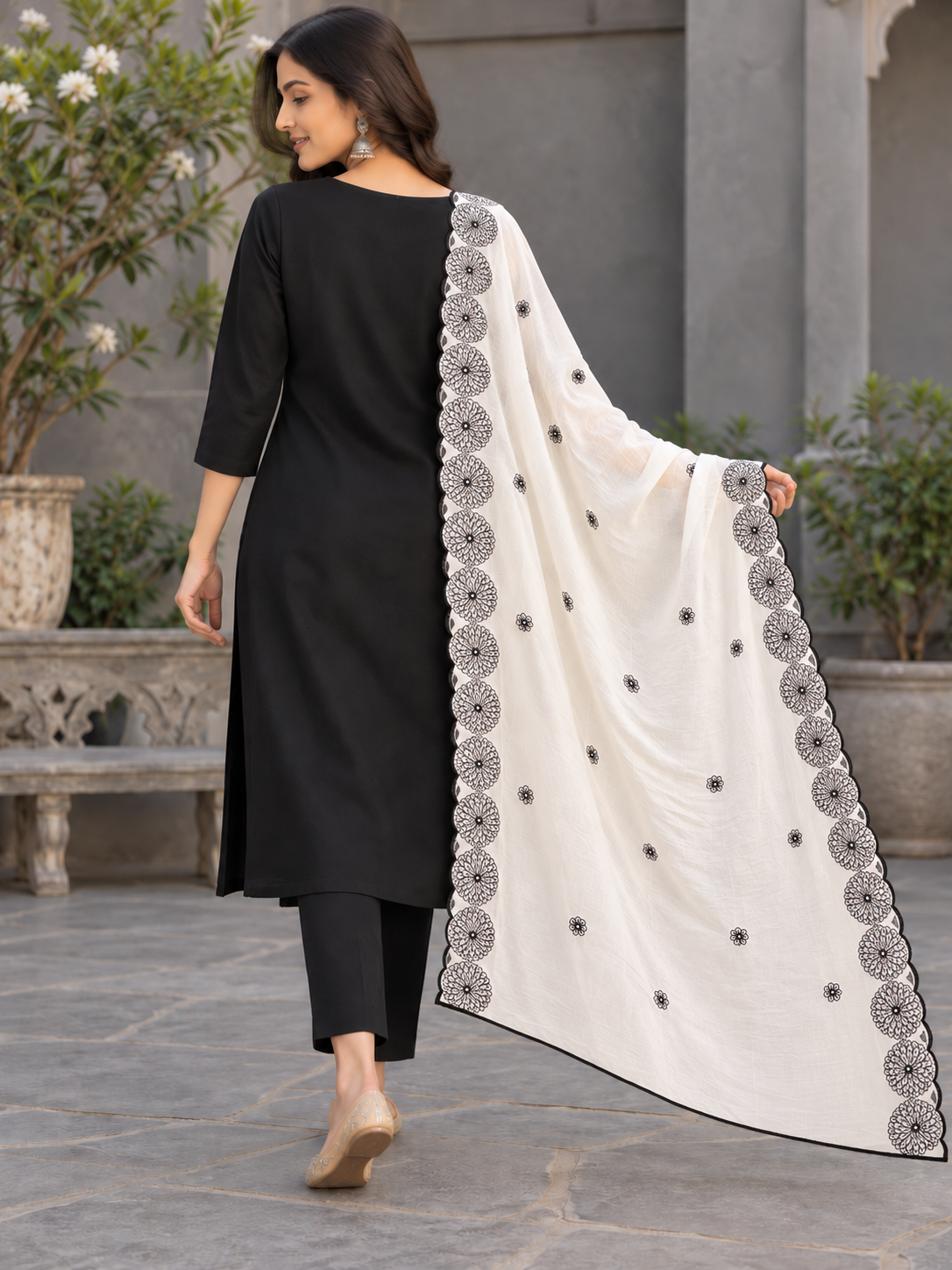 Reet Black Kurta Set